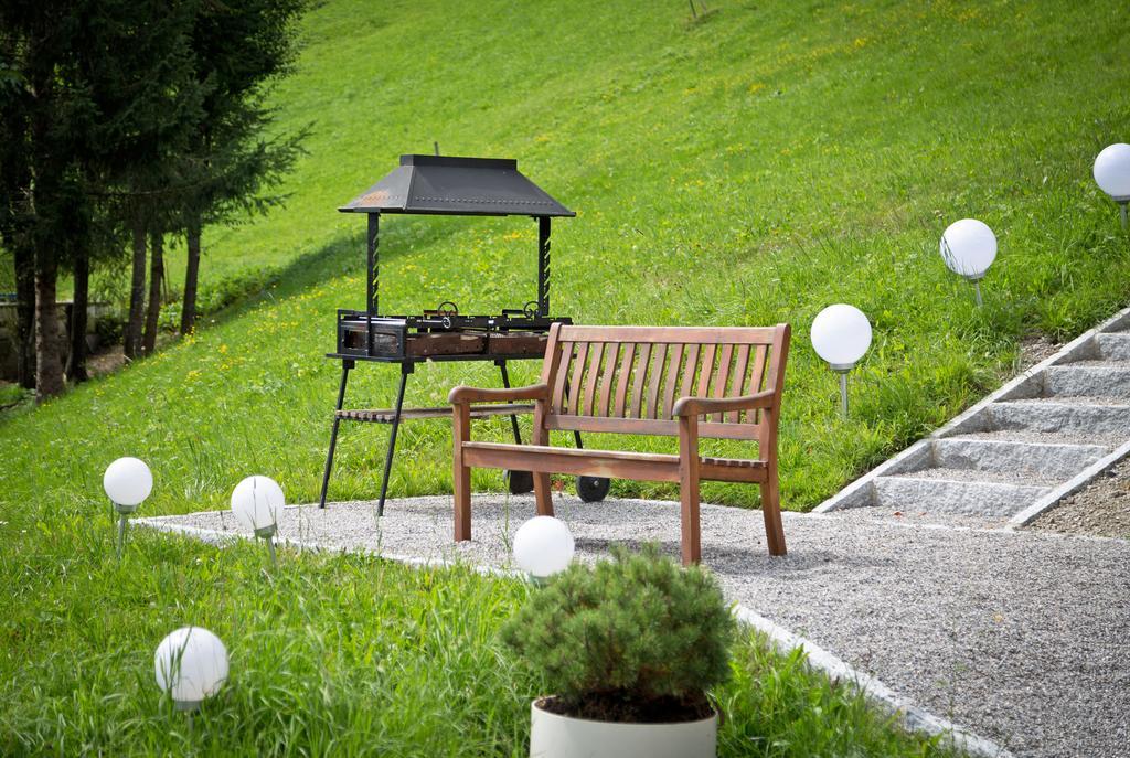 Der Berghof Aparthotel Hirschegg  Eksteriør bilde